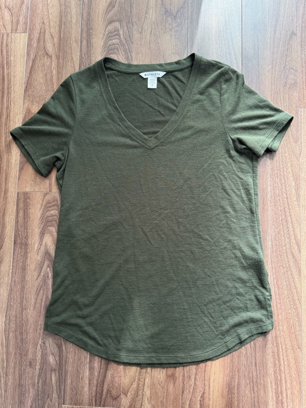 Athleta Breezy Scoop V-Neck Tee - Aspen Olive
